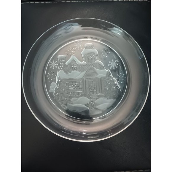 Vintage Arcoroc France WINTER WONDERLAND Clear Glass Plates Set of 2 - Picture 1 of 3